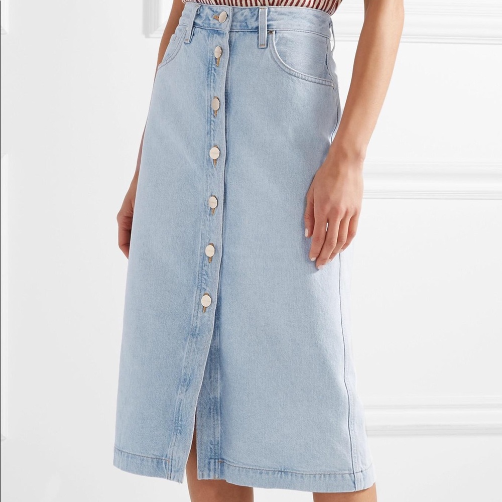 GOLDSIGN
Button Front Denim Skirt
